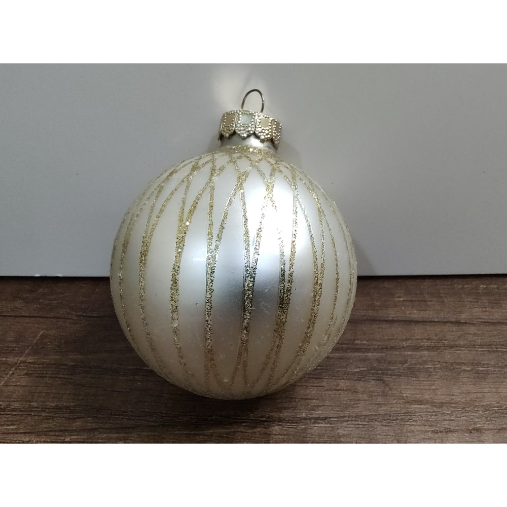 Vintage Rauch Victoria Glass Ball Christmas Ornament White Gold Glitter A16